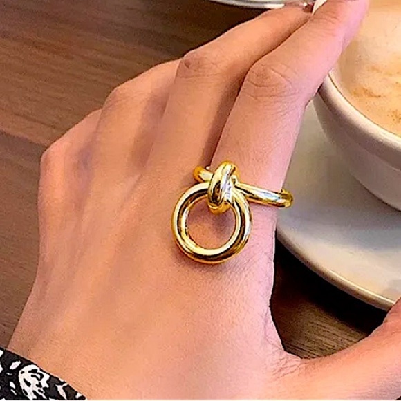 COPY - Gold Plated Interlocking O Link Adjustable Resizable Ring - Picture 1 of 2